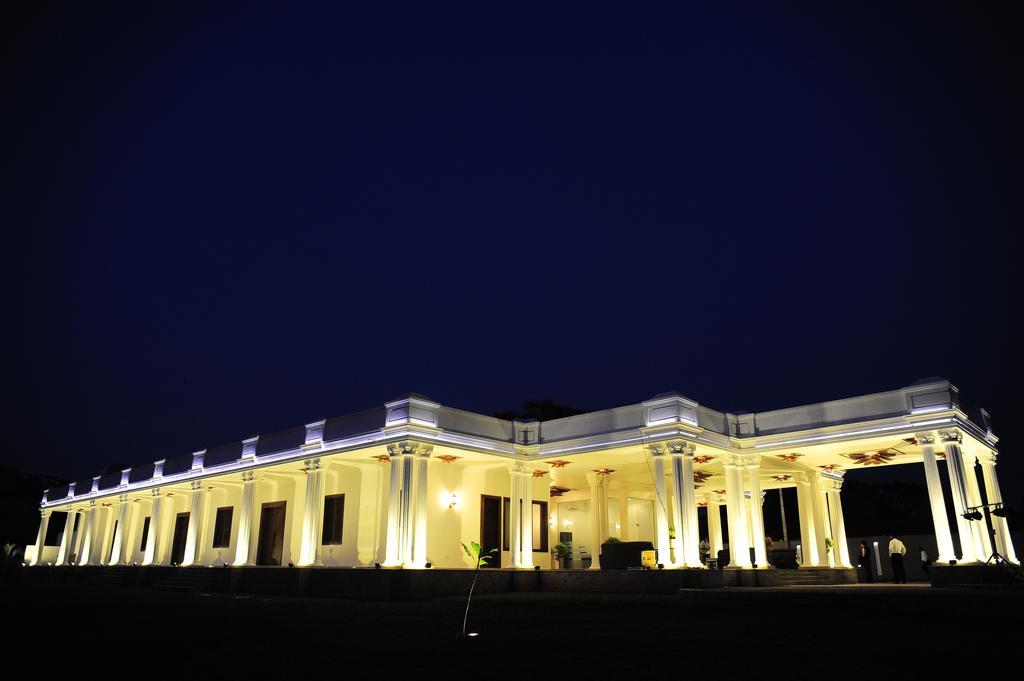 Onreech Hotel Seeduwa Exterior foto